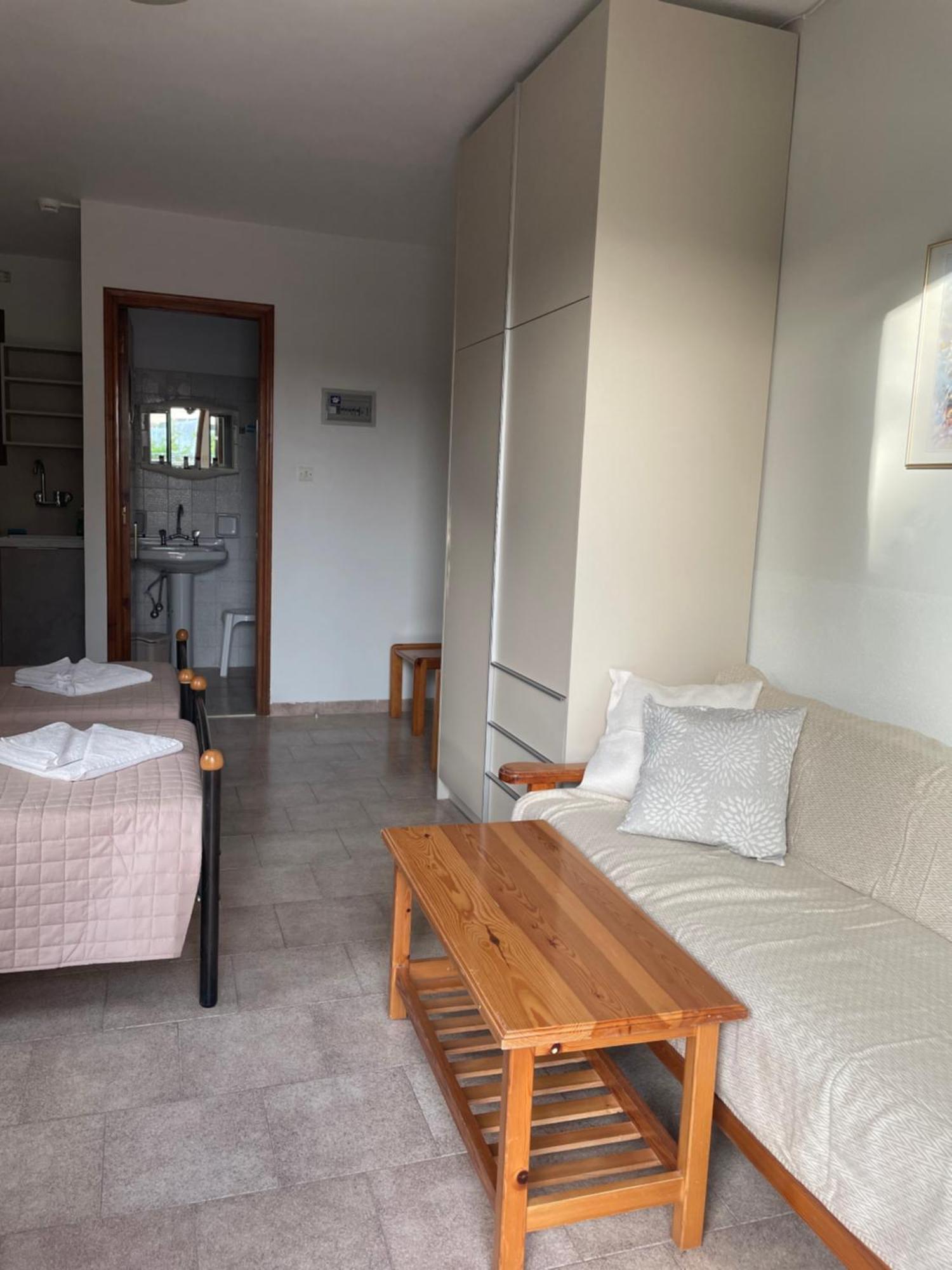 Vasilikos Apartments Paralia Agias Foteinis Exterior photo